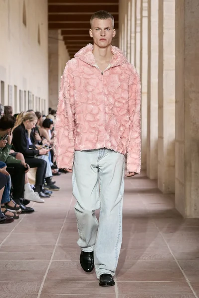 Look 33